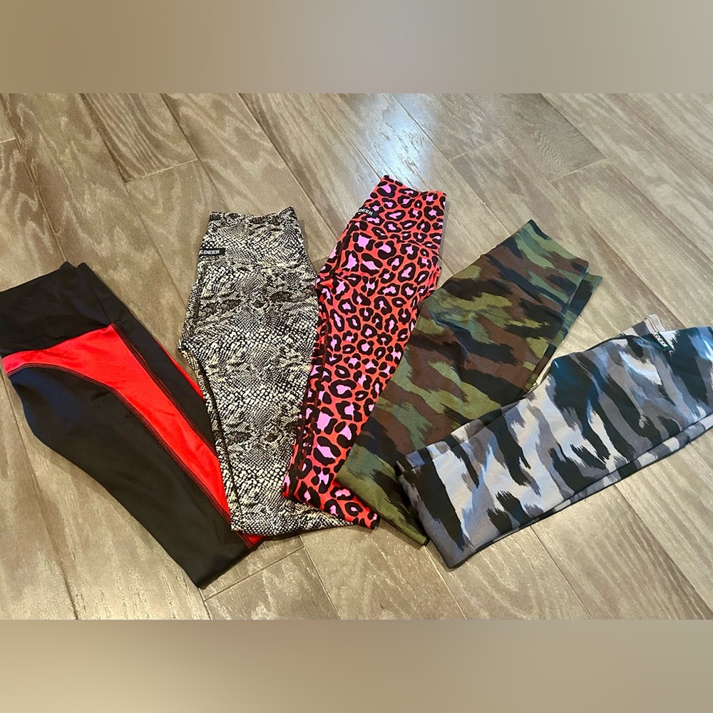 K-DEER Black and Red Leggings Performance Bottoms